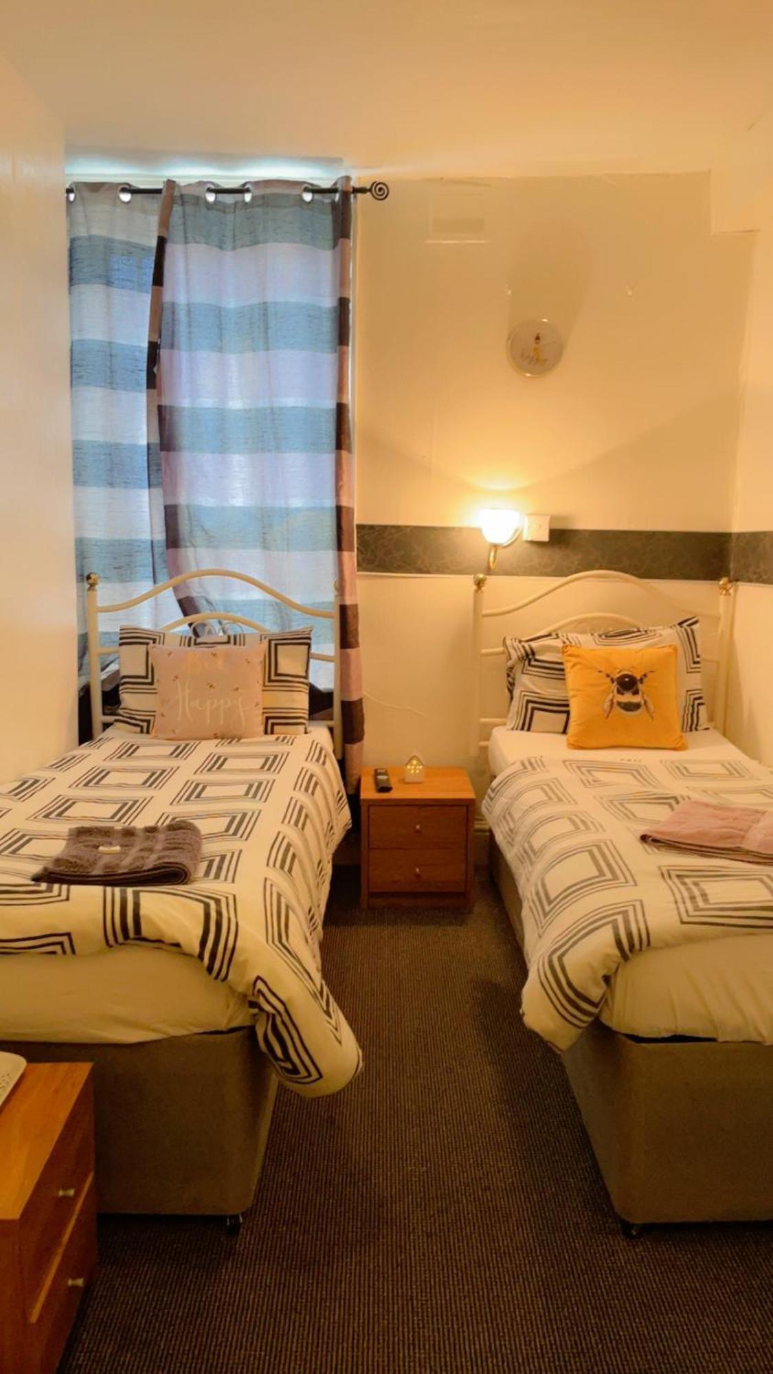 Fern Villa Hotel - Albert Road Blackpool Kültér fotó