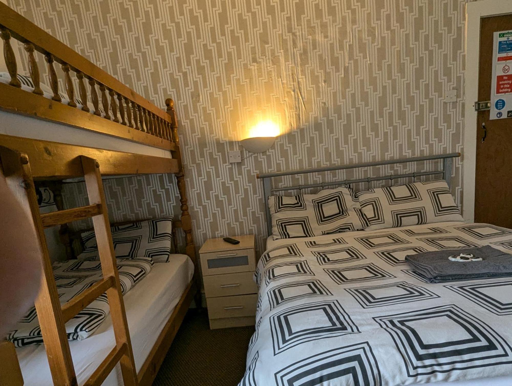 Fern Villa Hotel - Albert Road Blackpool Kültér fotó