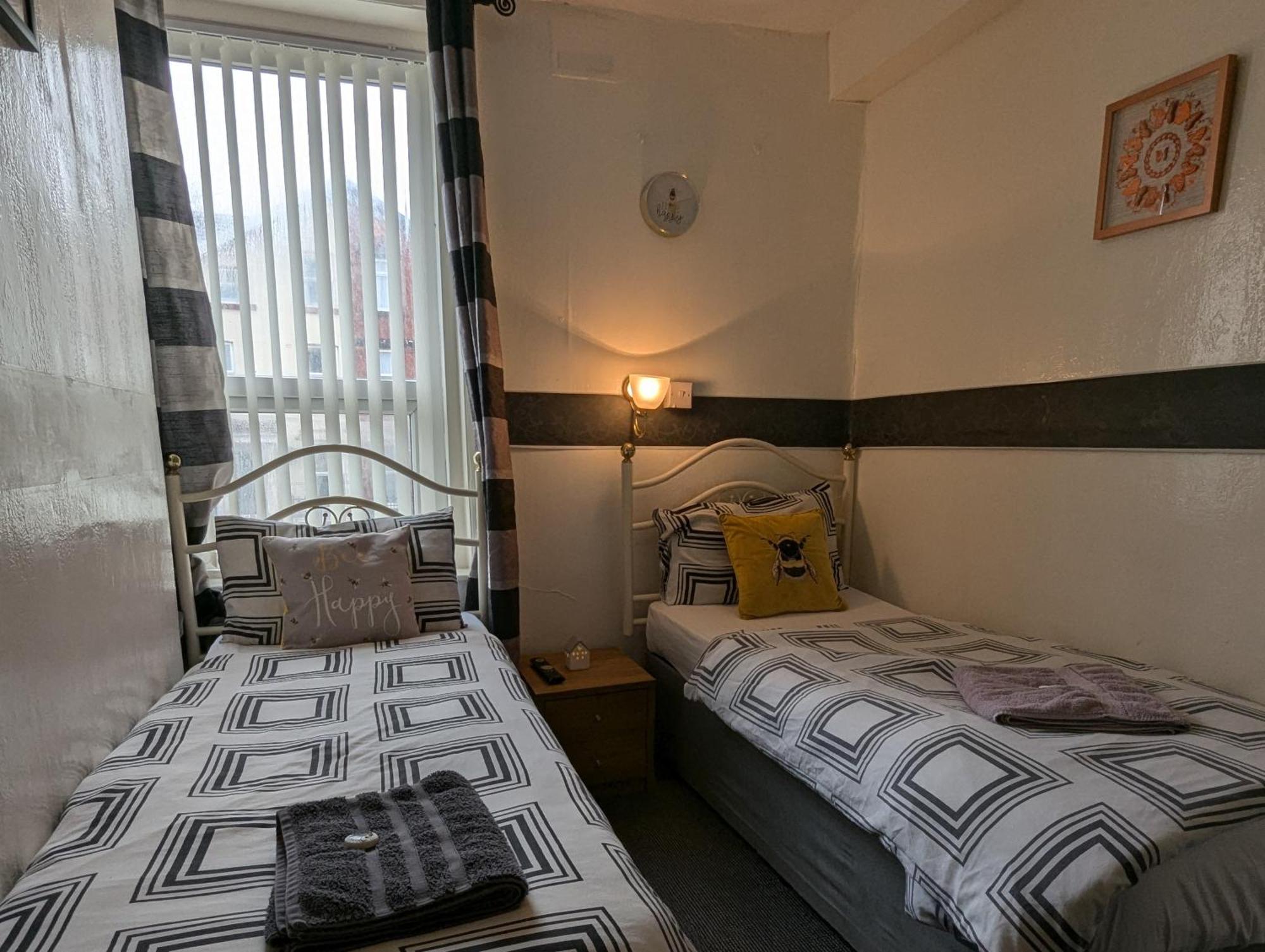 Fern Villa Hotel - Albert Road Blackpool Kültér fotó
